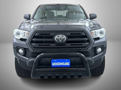 Used 2019 Toyota Tacoma SR5 w/ Four Season Floor Mat Package AWD/4WD image 2