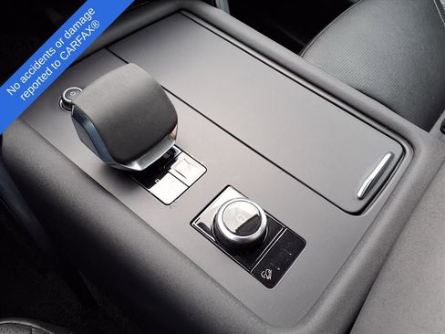 Used 2024 Land Rover Discovery S image 25