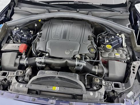 Used 2019 Jaguar F-PACE S image 33