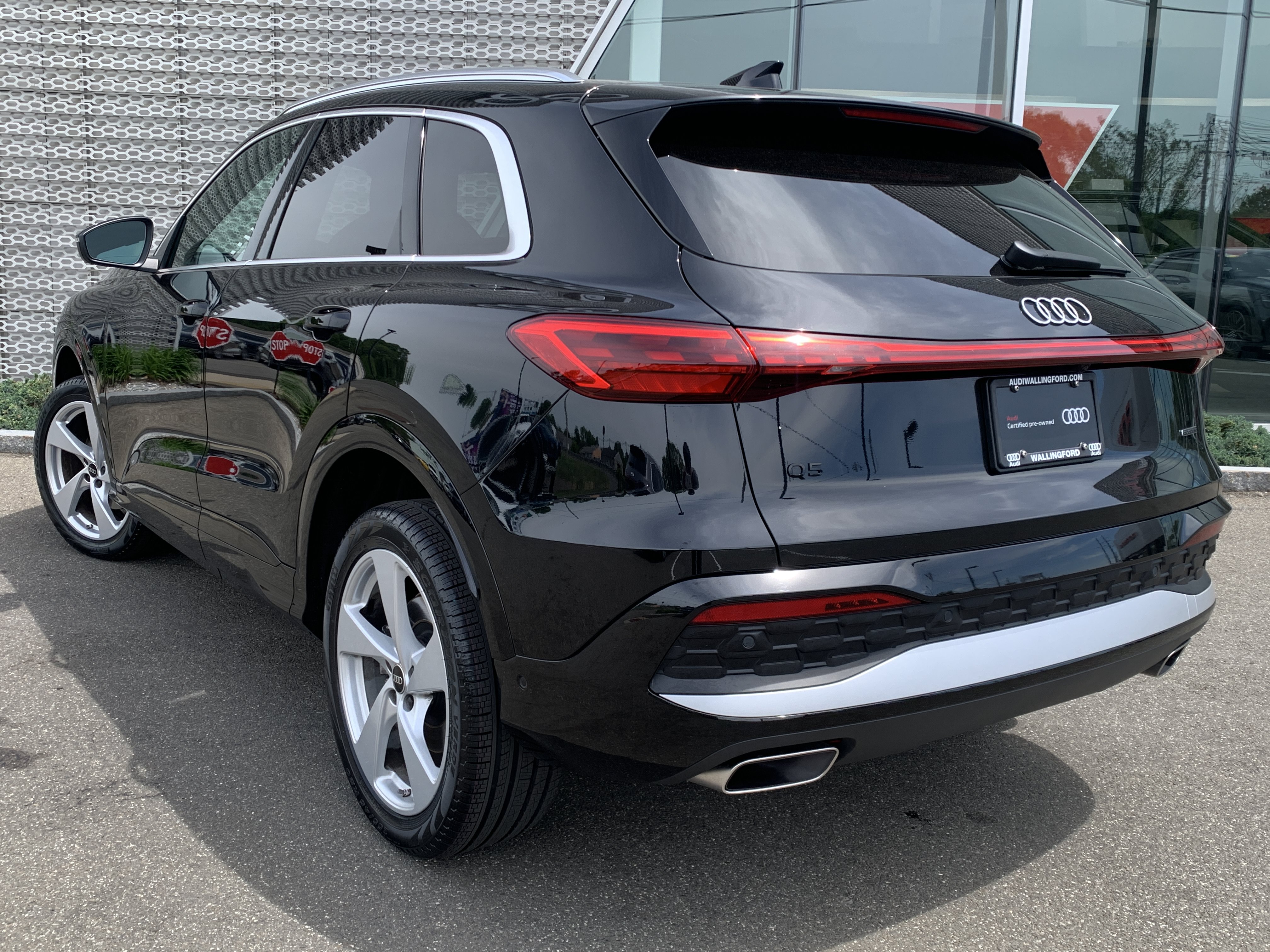 Certified 2025 Audi Q5 Premium w/ Premium Plus AWD/4WD image 3