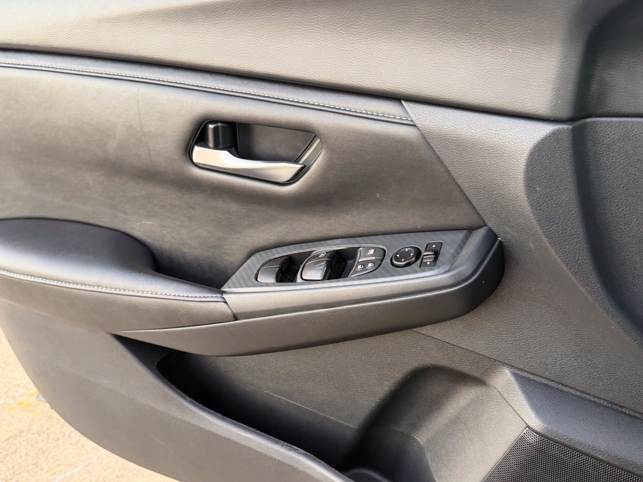 Certified 2025 Nissan Sentra SV FWD image 26