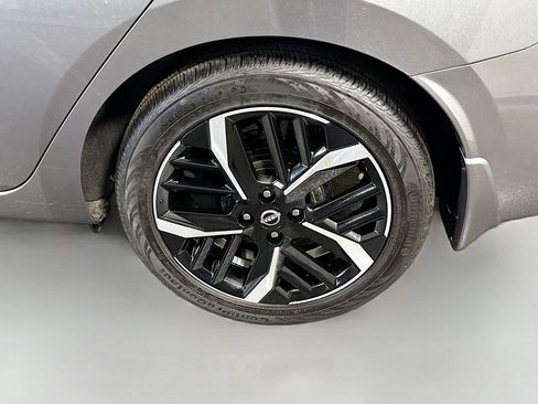 Used 2025 Nissan Versa SR w/ Trunk Package image 37