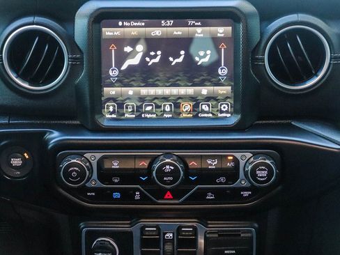 Used 2022 Jeep Wrangler Unlimited Sahara image 14