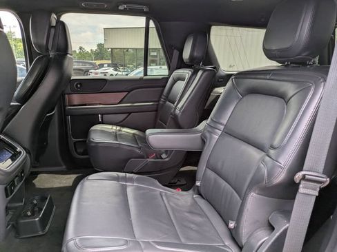 Used 2023 Lincoln Navigator Reserve AWD/4WD image 11