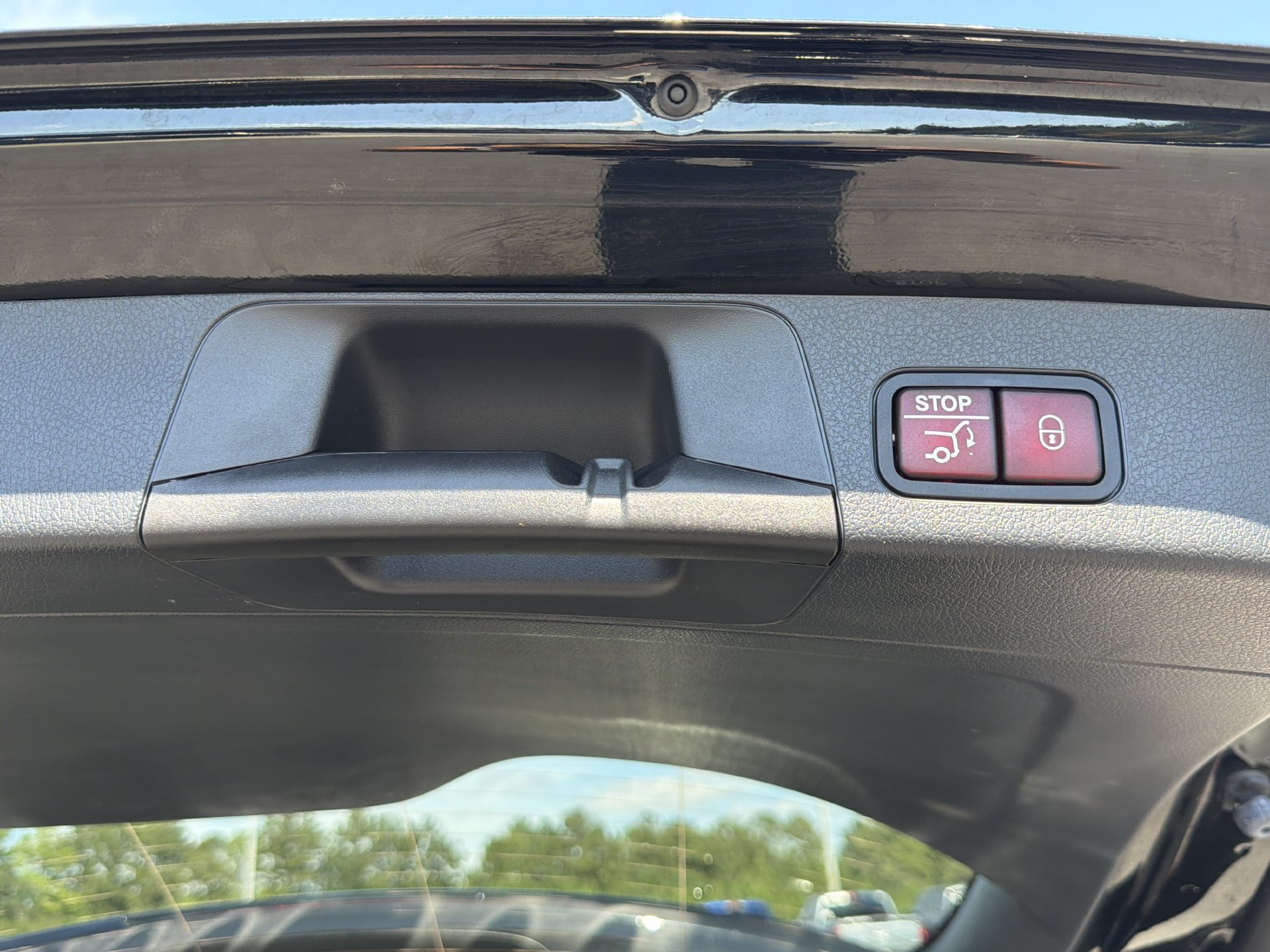 Used 2025 Mercedes-Benz GLB 250 image 29
