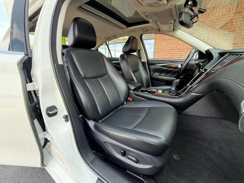 Used 2018 INFINITI Q50 Luxe w/ Essential Package (3.0T Luxe) image 17