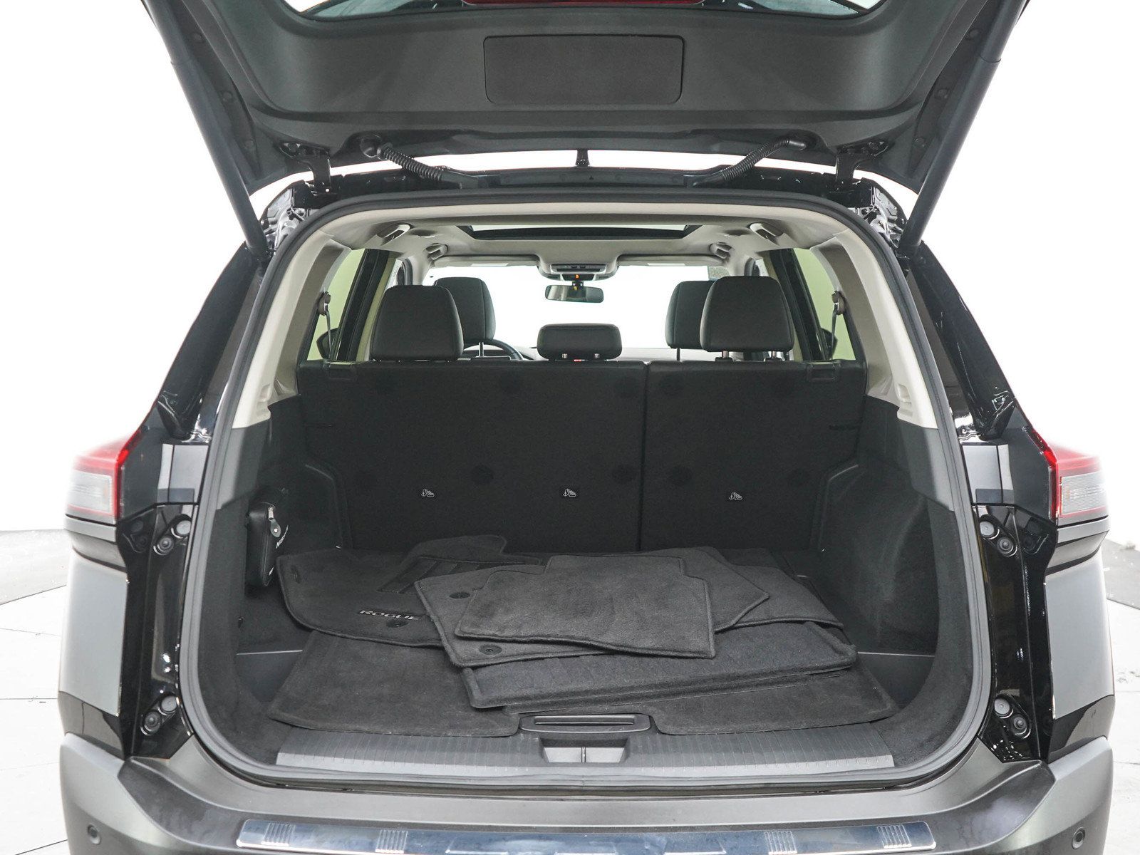 Used 2023 Nissan Rogue SV w/ SV Premium B Package AWD/4WD image 16