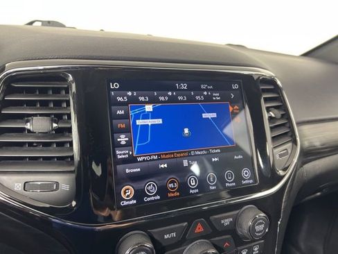 Used 2021 Jeep Grand Cherokee Laredo w/ All-Weather Capability Group image 17