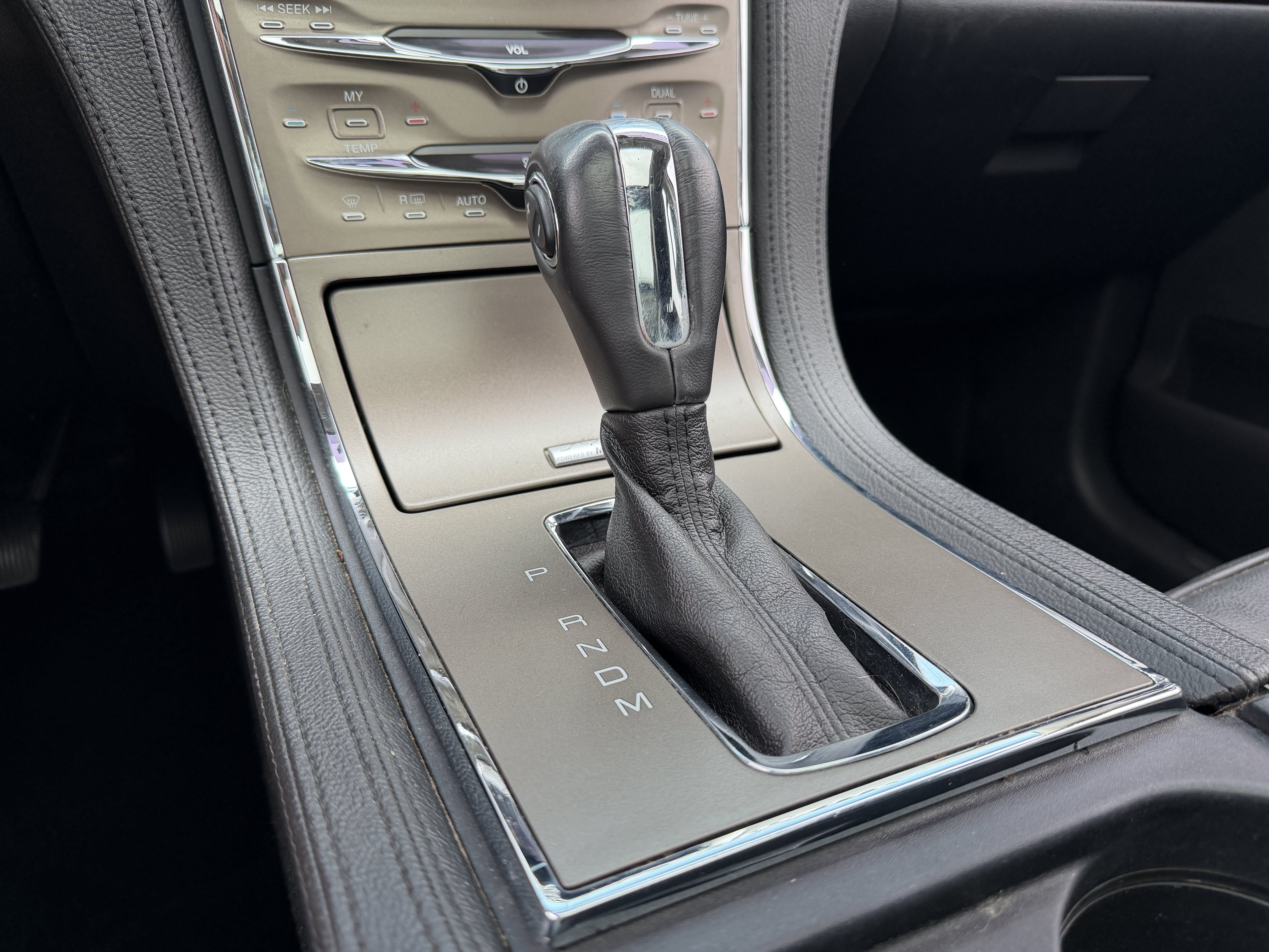 Used 2012 Lincoln MKX AWD image 26