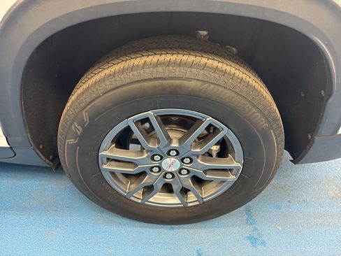 Certified 2025 GMC Acadia Elevation image 17