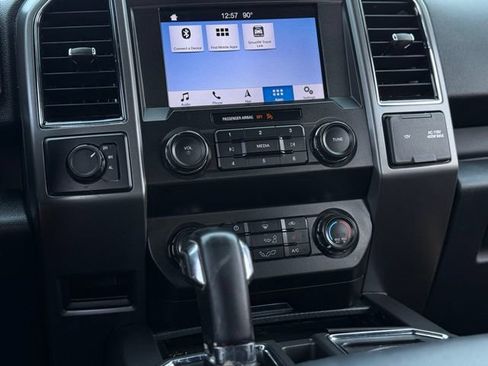 Used 2019 Ford F150 XLT w/ Equipment Group 302A Luxury AWD/4WD image 22