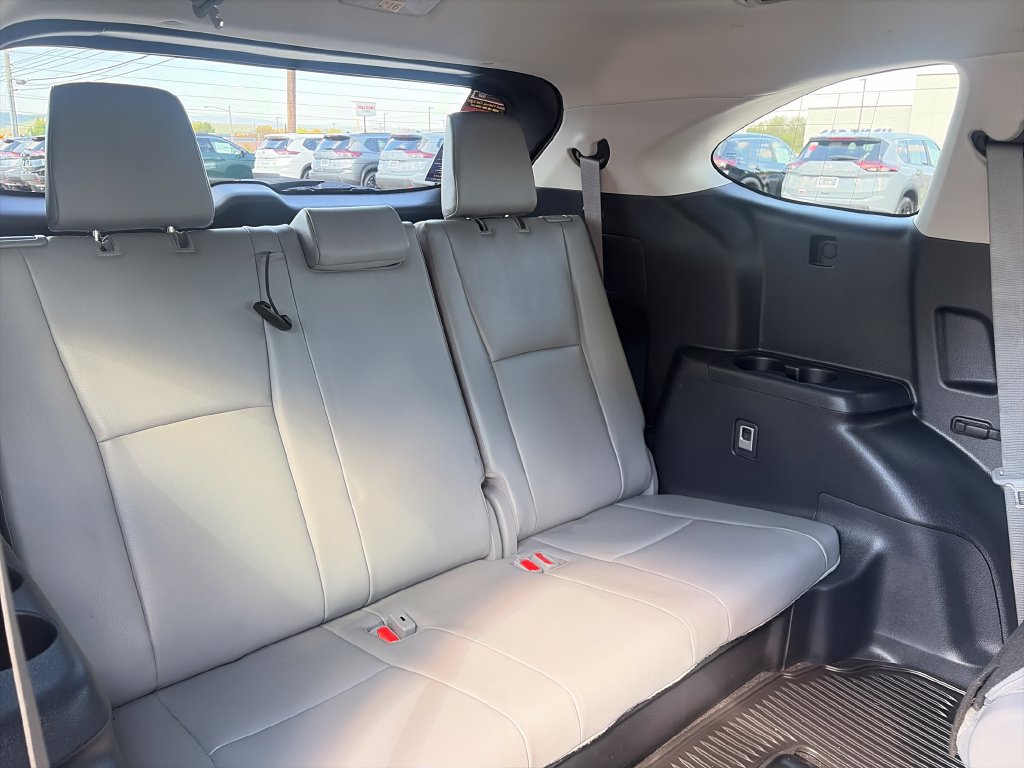 Used 2023 Toyota Highlander XLE AWD/4WD image 41