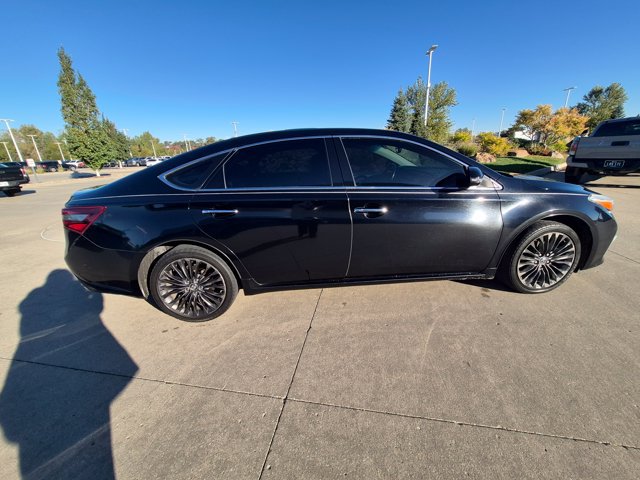 Used 2016 Toyota Avalon Touring FWD image 2