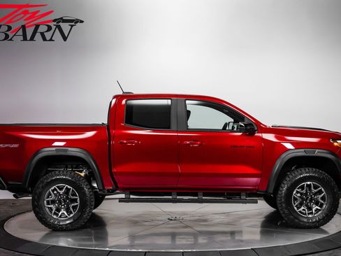 Used 2026 Chevrolet Colorado ZR2 w/ Technology Package AWD/4WD image 6