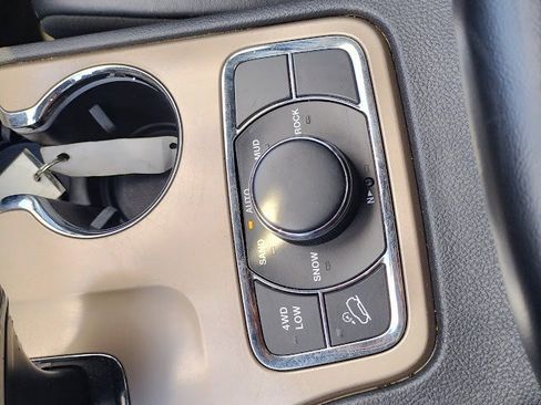 Used 2015 Jeep Grand Cherokee Limited image 12