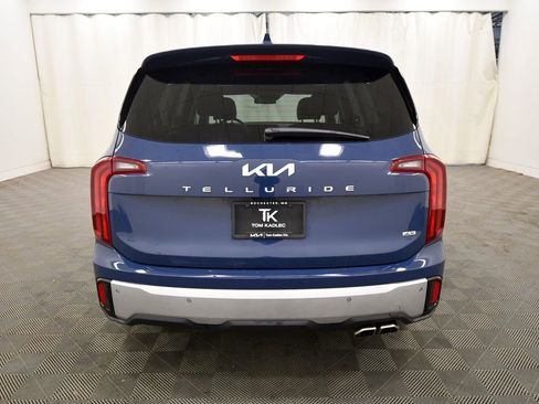 Certified 2023 Kia Telluride S image 6