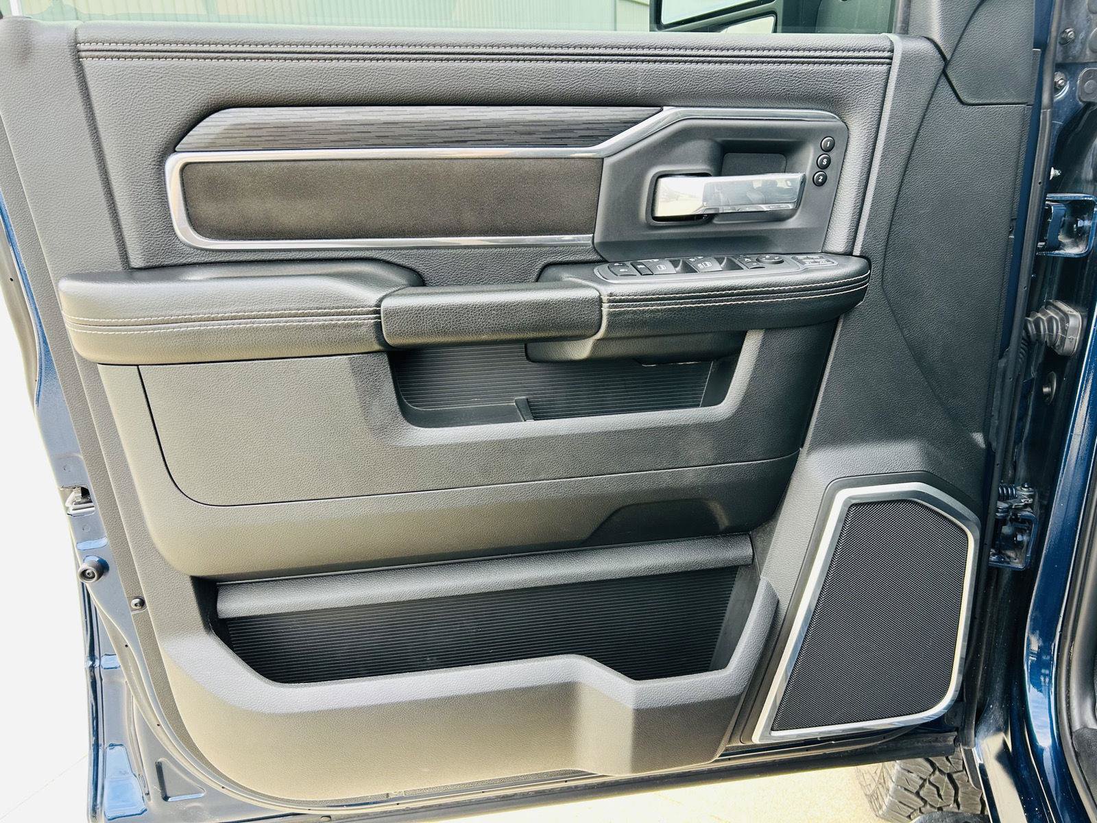 Used 2023 RAM 3500 Laramie AWD/4WD image 14