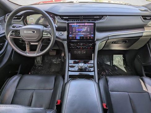 Used 2023 Jeep Grand Cherokee Overland w/ Luxury Tech Group IV AWD/4WD image 17