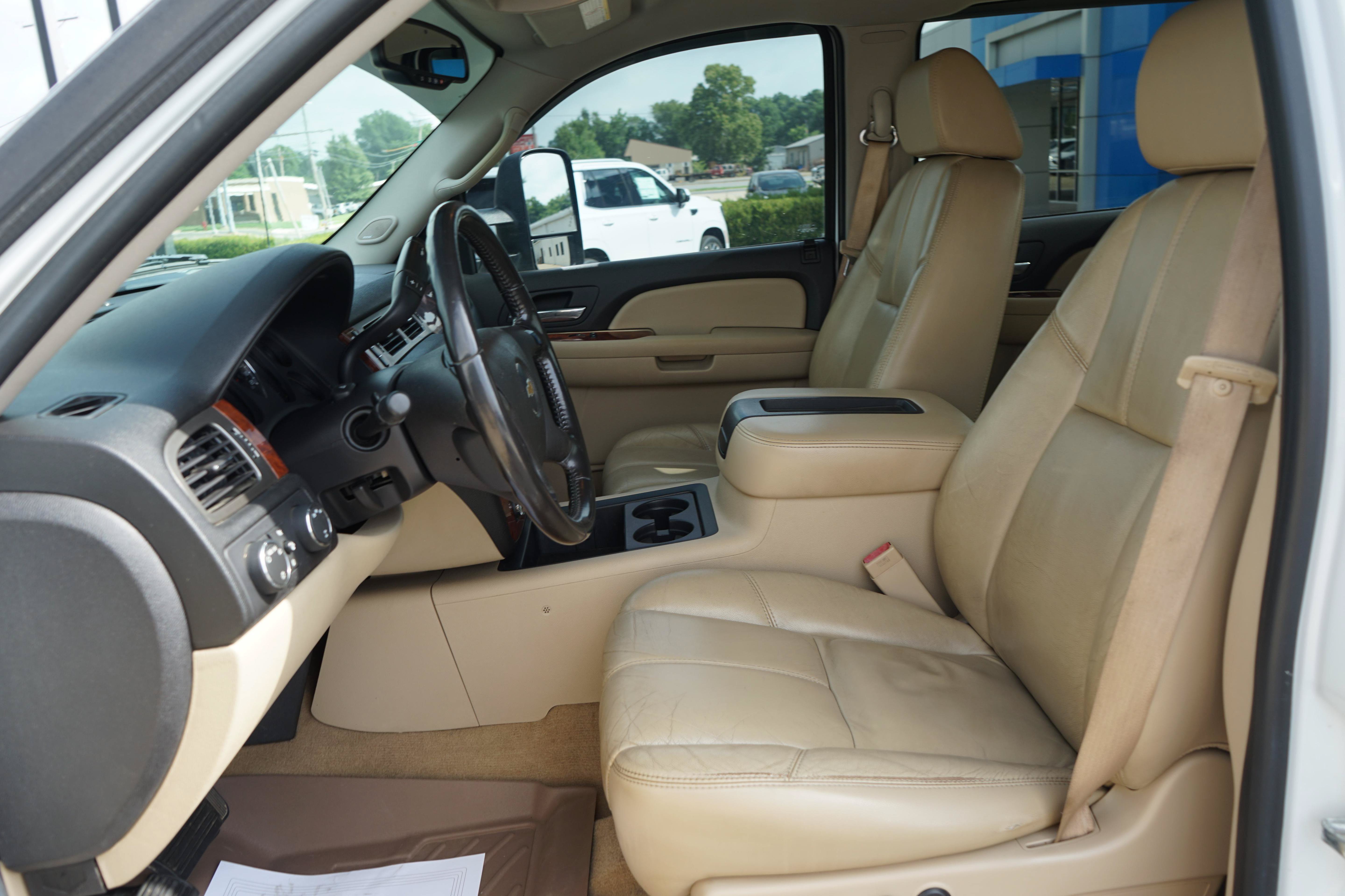 Used 2007 Chevrolet Silverado 2500 LTZ AWD/4WD image 9