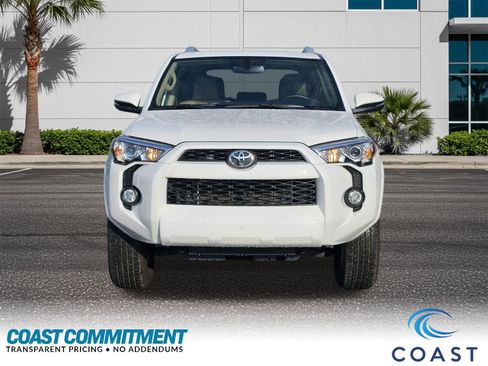 Used 2018 Toyota 4Runner SR5 Premium AWD/4WD image 2