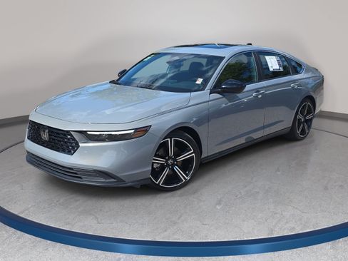 Used 2024 Honda Accord Sport image 1