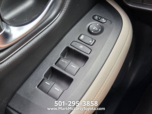 Used 2025 Honda HR-V LX image 23