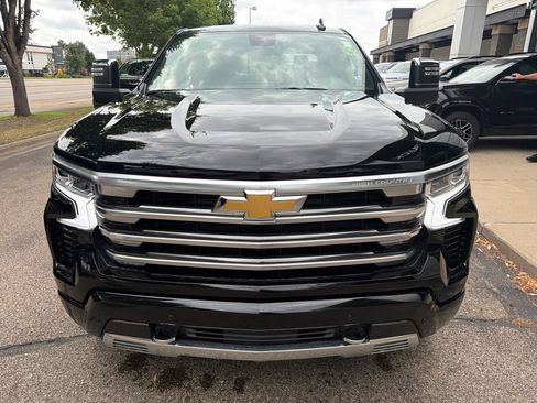 Used 2026 Chevrolet Silverado 1500 High Country w/ High Country Premium Package AWD/4WD image 12