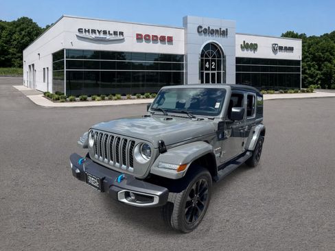Used 2023 Jeep Wrangler Unlimited Sahara w/ Cold Weather Group AWD/4WD image 2