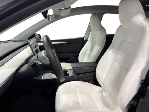 Certified 2023 Tesla Model Y Performance AWD/4WD image 9