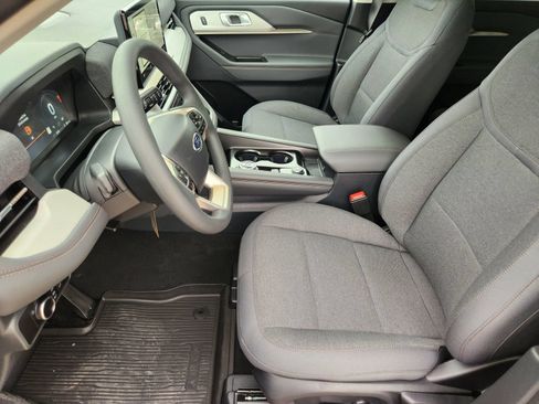 New 2026 Ford Explorer Active RWD image 12