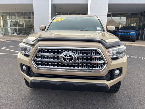 Used 2017 Toyota Tacoma TRD Off-Road w/ Tow Package image 11