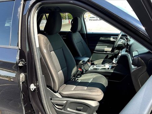 Certified 2023 Ford Explorer XLT w/ Class IV Trailer Tow Package image 7