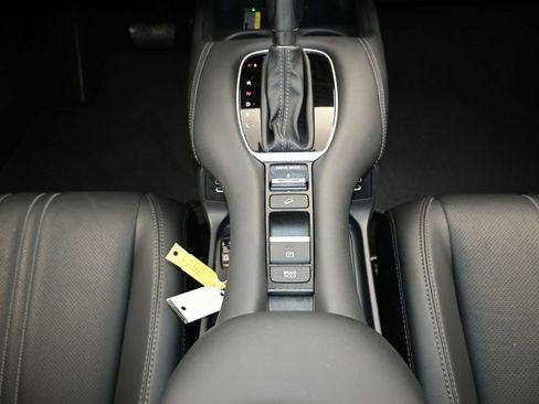 Certified 2025 Honda HR-V EX-L image 13