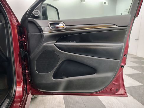 Used 2019 Jeep Grand Cherokee Limited X image 28