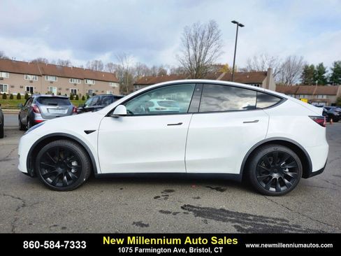Used 2021 Tesla Model Y Long Range image 2