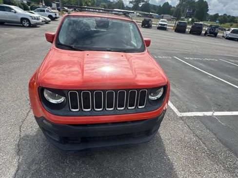 Used 2016 Jeep Renegade Latitude FWD image 5