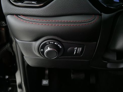 Used 2025 Dodge Durango GT AWD/4WD image 26