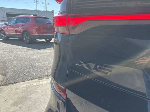 Used 2023 BMW X5 xDrive40i w/ M Sport Package AWD/4WD image 6