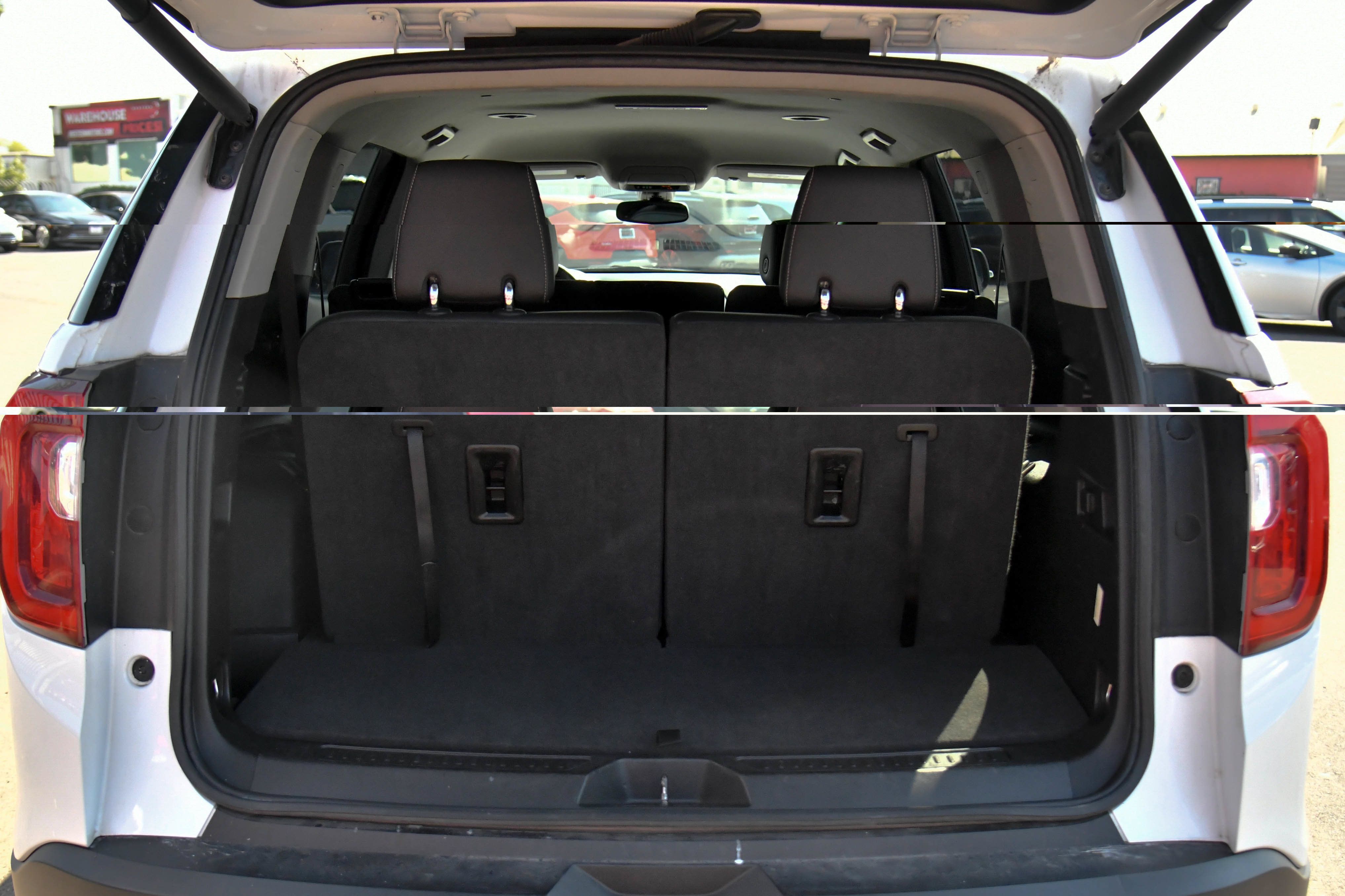 Used 2023 GMC Acadia SLT FWD image 42
