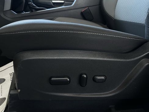 Used 2019 Ford Escape SE image 18