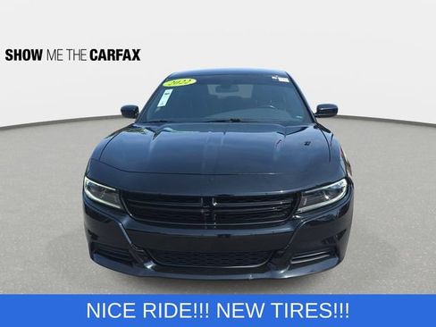 Used 2022 Dodge Charger SXT RWD image 2