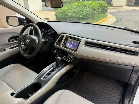 Used 2018 Honda HR-V EX image 39