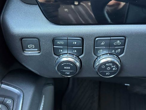 Used 2023 GMC Sierra 1500 Elevation w/ Elevation Premium Package AWD/4WD image 32