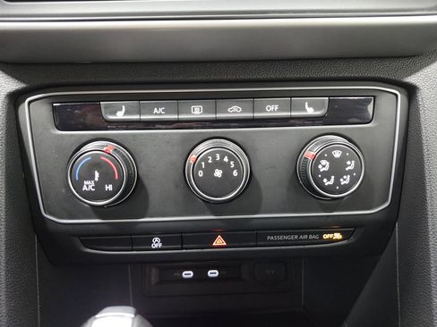 Used 2022 Volkswagen Atlas Cross Sport SE image 33