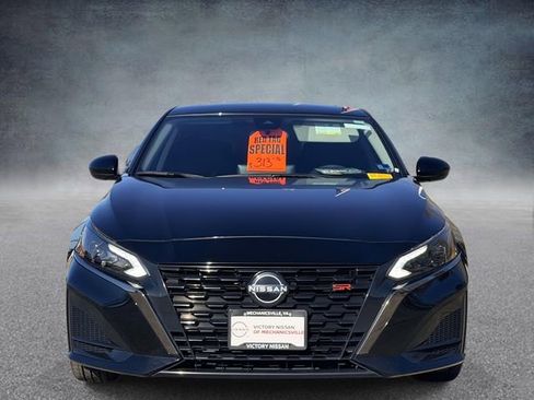 Used 2024 Nissan Altima 2.5 SR w/ SR Premium Package image 8