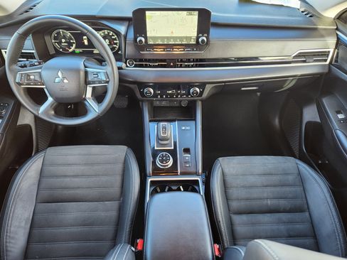 Used 2023 Mitsubishi Outlander SE image 20