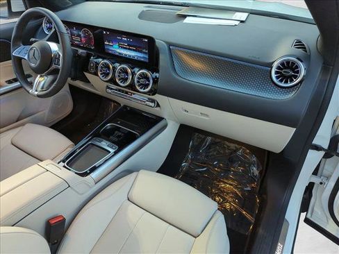 Certified 2025 Mercedes-Benz GLA 250 4MATIC image 21