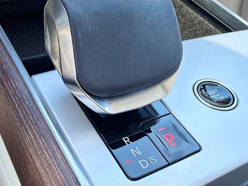 Used 2024 Land Rover Range Rover SE image 30