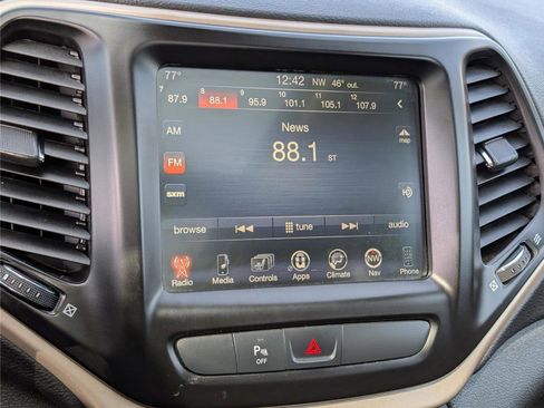 Used 2018 Jeep Cherokee Limited w/ High Altitude Package image 28