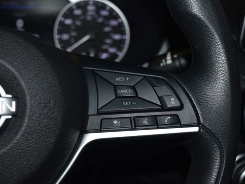 Used 2024 Nissan Sentra SV image 9